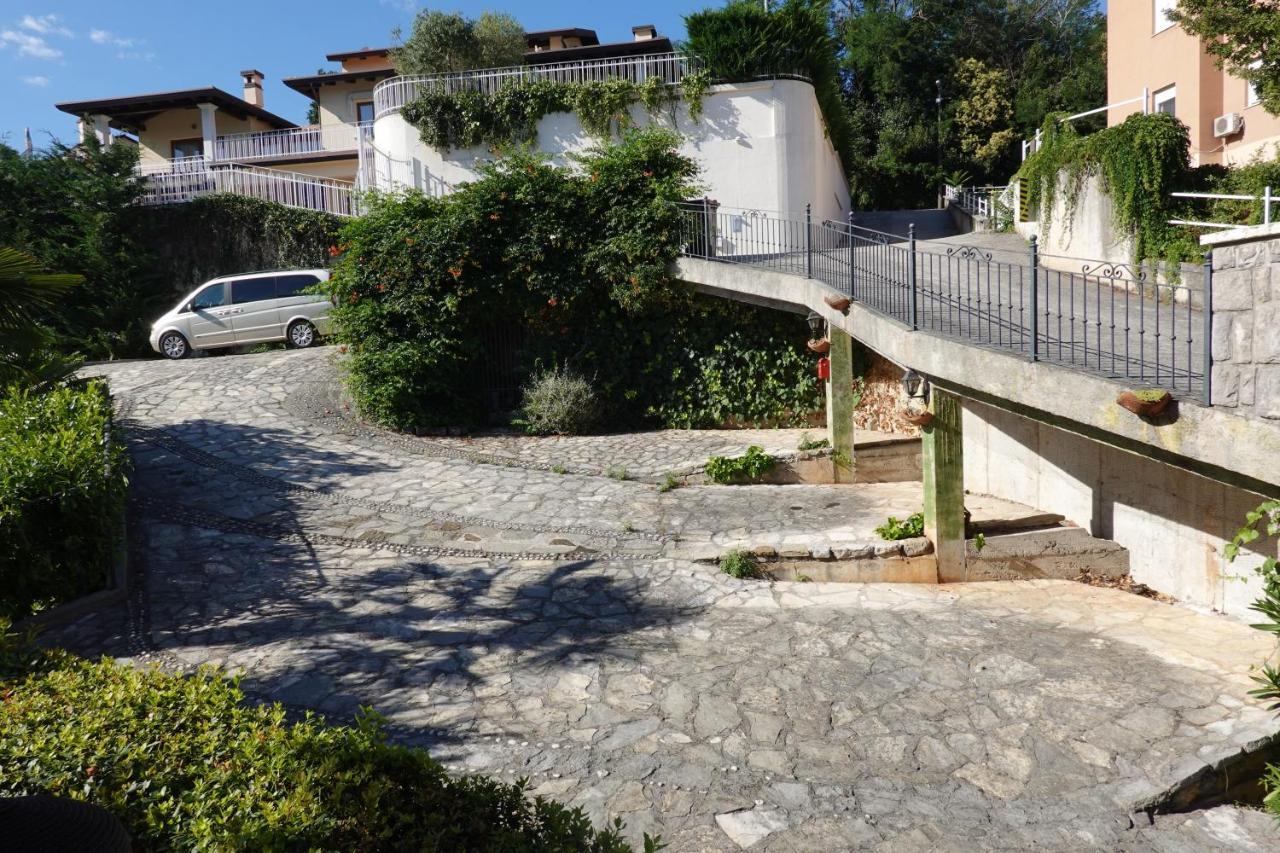 Apartman Flora *