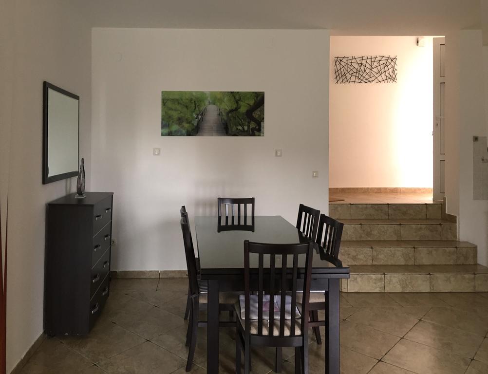 Apartman Flora *