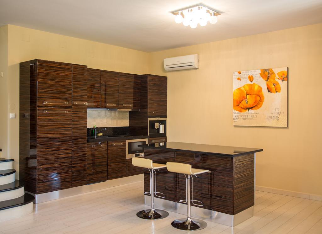 Flora Apartment